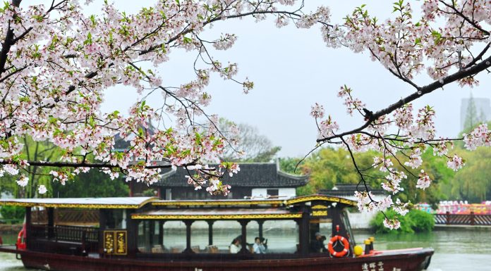 La primavera alimenta il turismo in tutta la Cina (1)