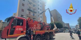 Operai cadono da una gru: due morti a Palermo / Video