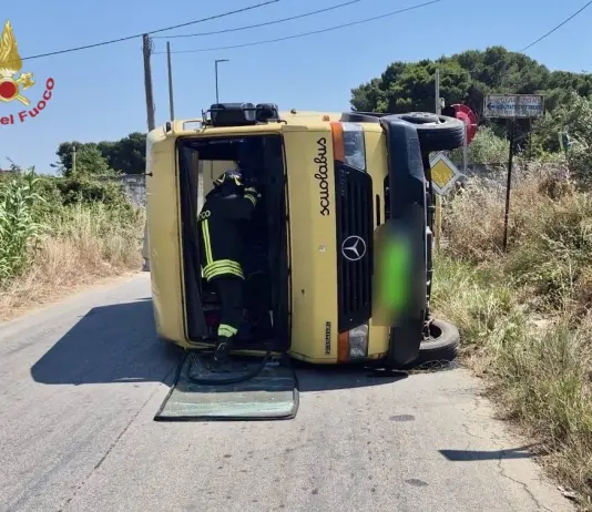 Scontro tra uno scuolabus e un’auto a Mazara del Vallo, 18 feriti tra cui 10 bambini