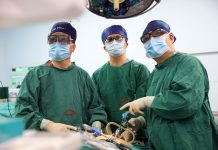 Cina: Jilin, medici eseguono interventi chirurgici con tecnologie avanzate (1)