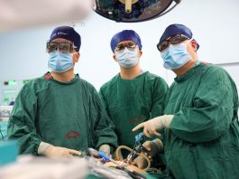 Cina: Jilin, medici eseguono interventi chirurgici con tecnologie avanzate (1)