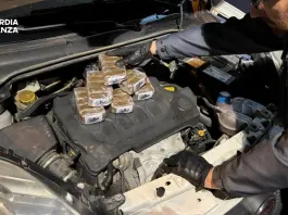 Sequestrati 8 Kg di hashish su SS18, arrestato un corriere nel cosentino