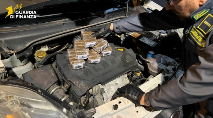 Sequestrati 8 Kg di hashish su SS18, arrestato un corriere nel cosentino