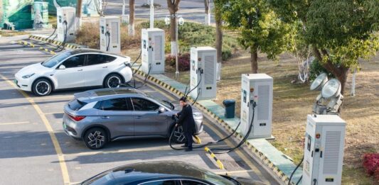 Cina, il Primo Maggio aumentate del 55,6% le ricariche elettriche in autostrada