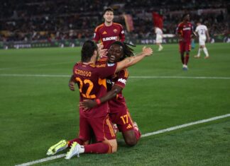 La Roma travolge 4-0 la Fiorentina e si rilancia nella corsa Champions