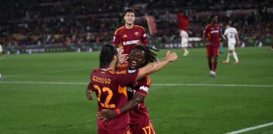 La Roma travolge 4-0 la Fiorentina e si rilancia nella corsa Champions