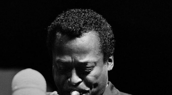 Su tivusat la leggenda di Miles Davis a cento anni dalla nascita
