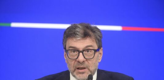 Giorgetti “Stabilità finanziaria presupposto per crescita economica”