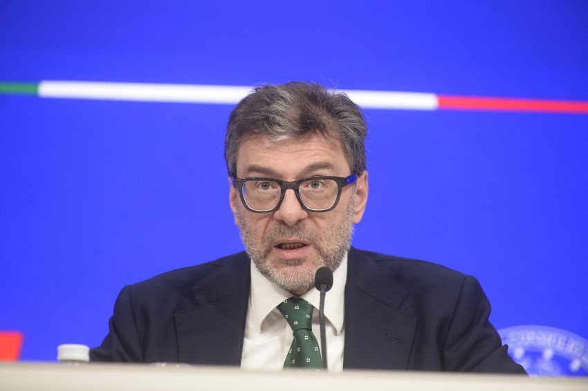 Giorgetti “Stabilità finanziaria presupposto per crescita economica”