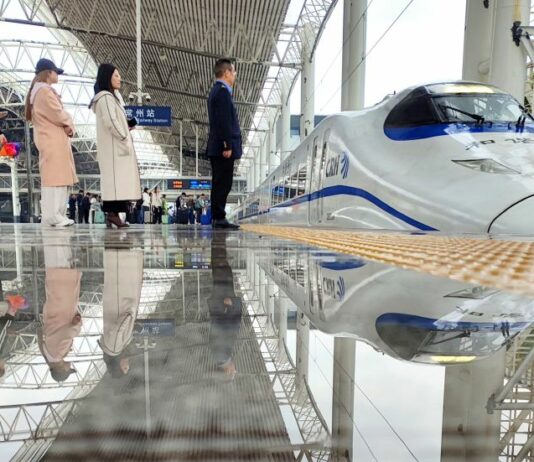 Cina, oltre 100 milioni di spostamenti in treno nelle vacanze del Primo Maggio