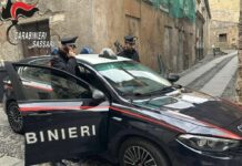Tratta di esseri umani, catturato a Sassari latitante nascosto in un armadio