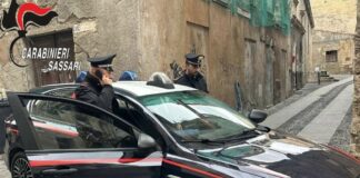 Tratta di esseri umani, catturato a Sassari latitante nascosto in un armadio