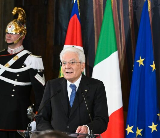 Mattarella “Giovani comunicano con strumenti nuovi, errore diffidarne”
