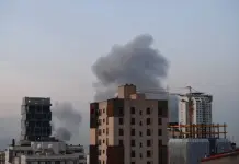 A Hormuz scambi di attacchi Iran-Usa, Trump “La tregua continua”
