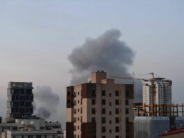 A Hormuz scambi di attacchi Iran-Usa, Trump “La tregua continua”