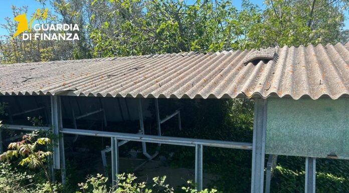 Sequestrata nel cosentino maxi area industriale con 1000 mq di amianto killer