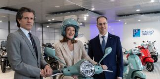 La Presidente del Parlamento Europeo Metsola in visita alla Piaggio