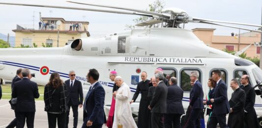 Il Papa a Pompei “Rinnovare l’impegno per la pace”