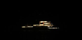 Hantavirus, nave da crociera Mv Hondius entra in porto a Tenerife