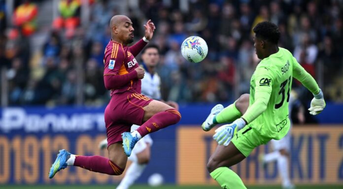 Rimonta last minute, la Roma vince 3-2 a Parma e sogna la Champions
