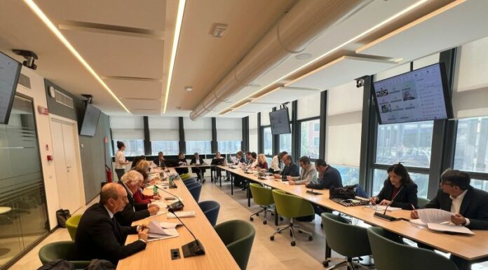 Scuola, firmato contratto per 8 mila presidi e dirigenti Istruzione e Ricerca