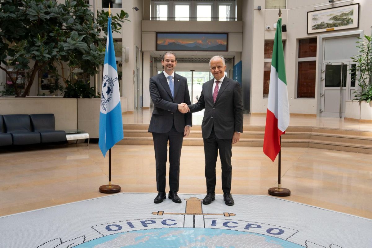 geronimo it renzi-un-monumento-dedicato-a-norma-cossetto-nel-giardino-vittime-delle-foibe-A58801 009