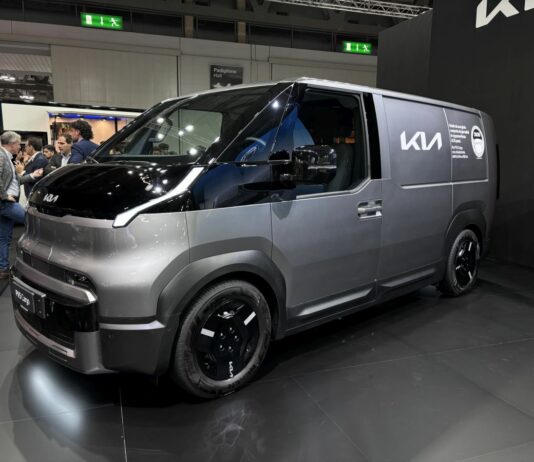 Successo per Kia PV5 Cargo, veicolo elettrico con componenti modulari