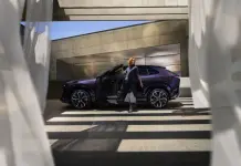 Nuova Mazda CX-6e, al via il tour italiano “Arte in movimento”