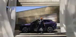 Nuova Mazda CX-6e, al via il tour italiano “Arte in movimento”