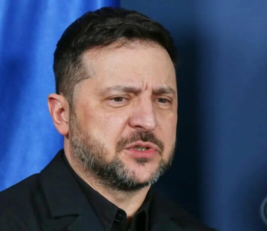 Zelensky “Nella notte attacco russo con droni e missili su Kiev”