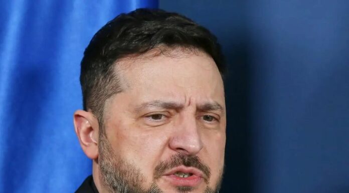Zelensky “Nella notte attacco russo con droni e missili su Kiev”