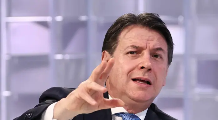 Conte “Dal governo decreti ridicoli su sicurezza, mancano 25 mila agenti”