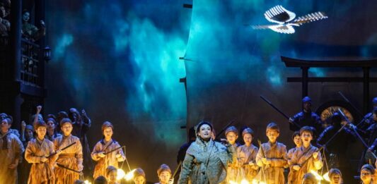 Cina, Jackie Chan reinventa la Turandot con kung fu ed estetica cinese