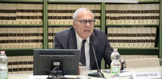 Farmaceutica, Vella “Innovazione cruciale ma le persone devono restare al centro”