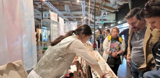 La città cinese di Jingdezhen porta le sue ceramiche alla Mida di Firenze