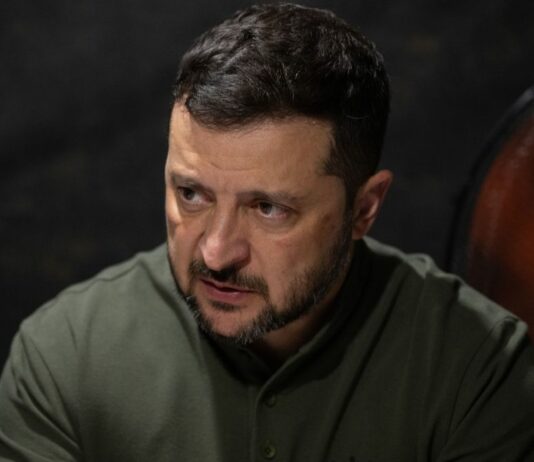 Ucraina, Zelensky “Colpita la sede dei servizi russi a Kherson”