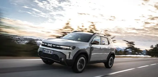 Dacia Duster e Bigster si rinnovano con il nuovo Hybrid-Gpl 150 4×4 automatico