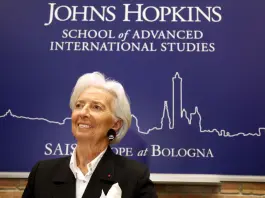 Ue, Lagarde “Non siamo in austerity, ma dobbiamo attenerci alle regole”