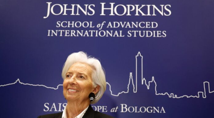 Lagarde “Non siamo in austerity, ma dobbiamo attenerci alle regole. Nel 2026 crescita in Europa sotto 1%”
