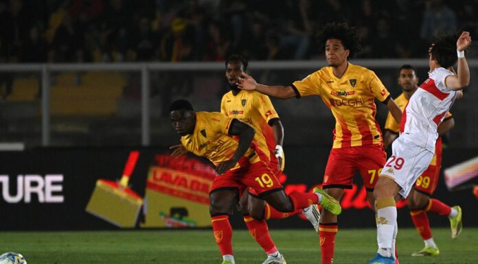 Il Lecce batte 1-0 il Genoa e resta in Serie A