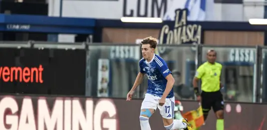 Il Como piega 4-1 la Cremonese e vola in Champions