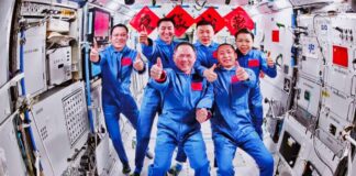 Cina, gli astronauti della Shenzhou-23 entrano nella stazione spaziale Tiangong
