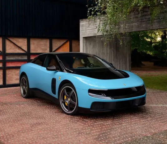 Svelata a Roma “Ferrari Luce”, la prima auto elettrica della casa di Maranello