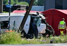 Scuolabus investito da un treno in Belgio, 4 morti tra cui due adolescenti