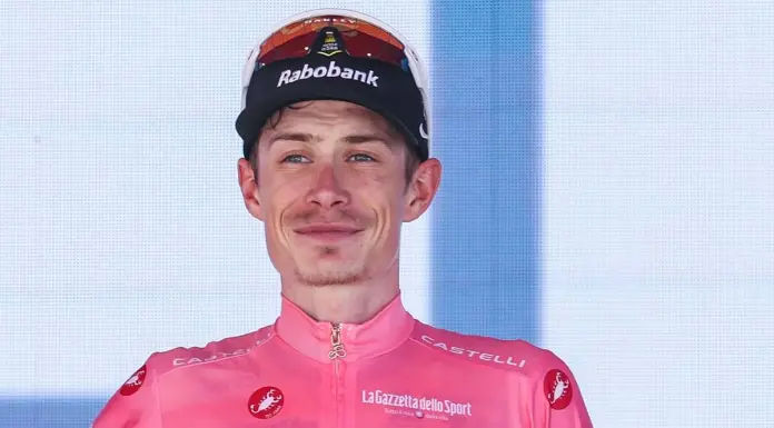 Vingegaard cala il poker, vince la 16^ tappa e consolida la maglia rosa