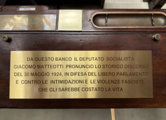 Camera, una targa sullo scranno di Matteotti. Fontana “Omaggio alla sua memoria”