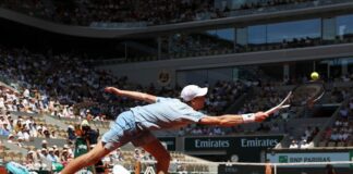 Crollo fisico per Sinner, è fuori al secondo turno del Roland Garros