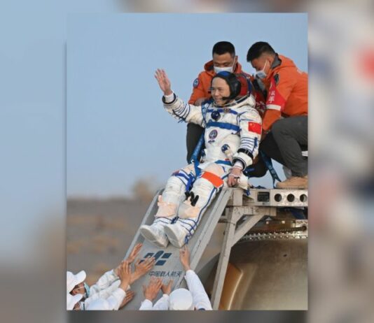 Atterrata in Cina la capsula di rientro della stazione spaziale Shenzhou-22