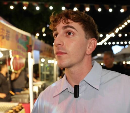Cina, vlogger italiano alla scoperta della vita notturna a Shanghai