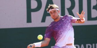 Cobolli domina Tien e vola agli ottavi del Roland Garros
